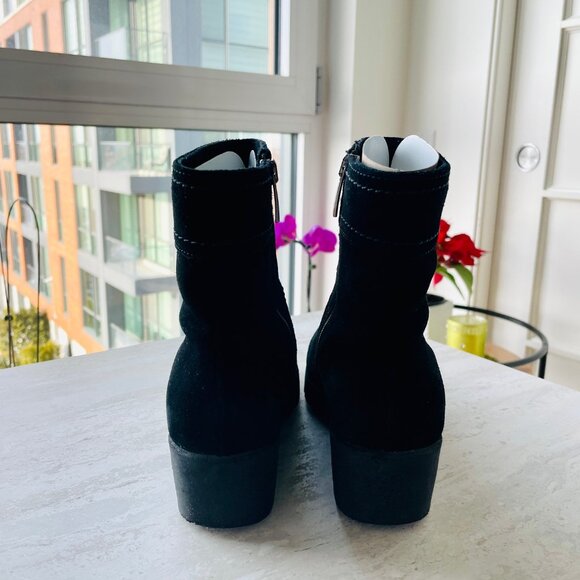 La Canadienne Women’s TOKEN Suede Waterproof Wedge Bootie – Black – Size 6 - Picture 3 of 10